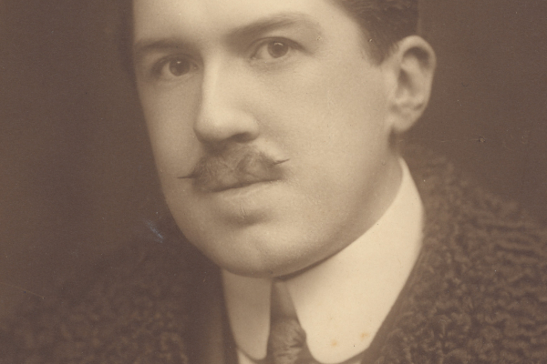 Portrait of Reginald Farrer. Image courtesy of The Royal Botanic Garden Edinburgh Archives.